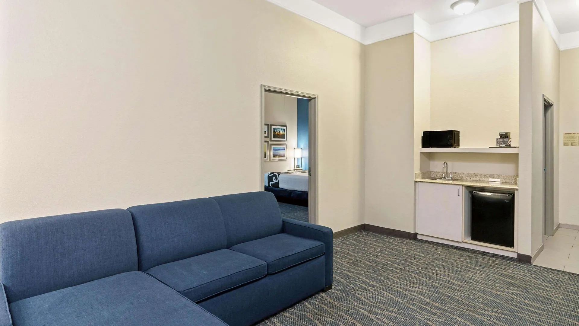 La Quinta By Wyndham Phoenix I-10 West Hotel