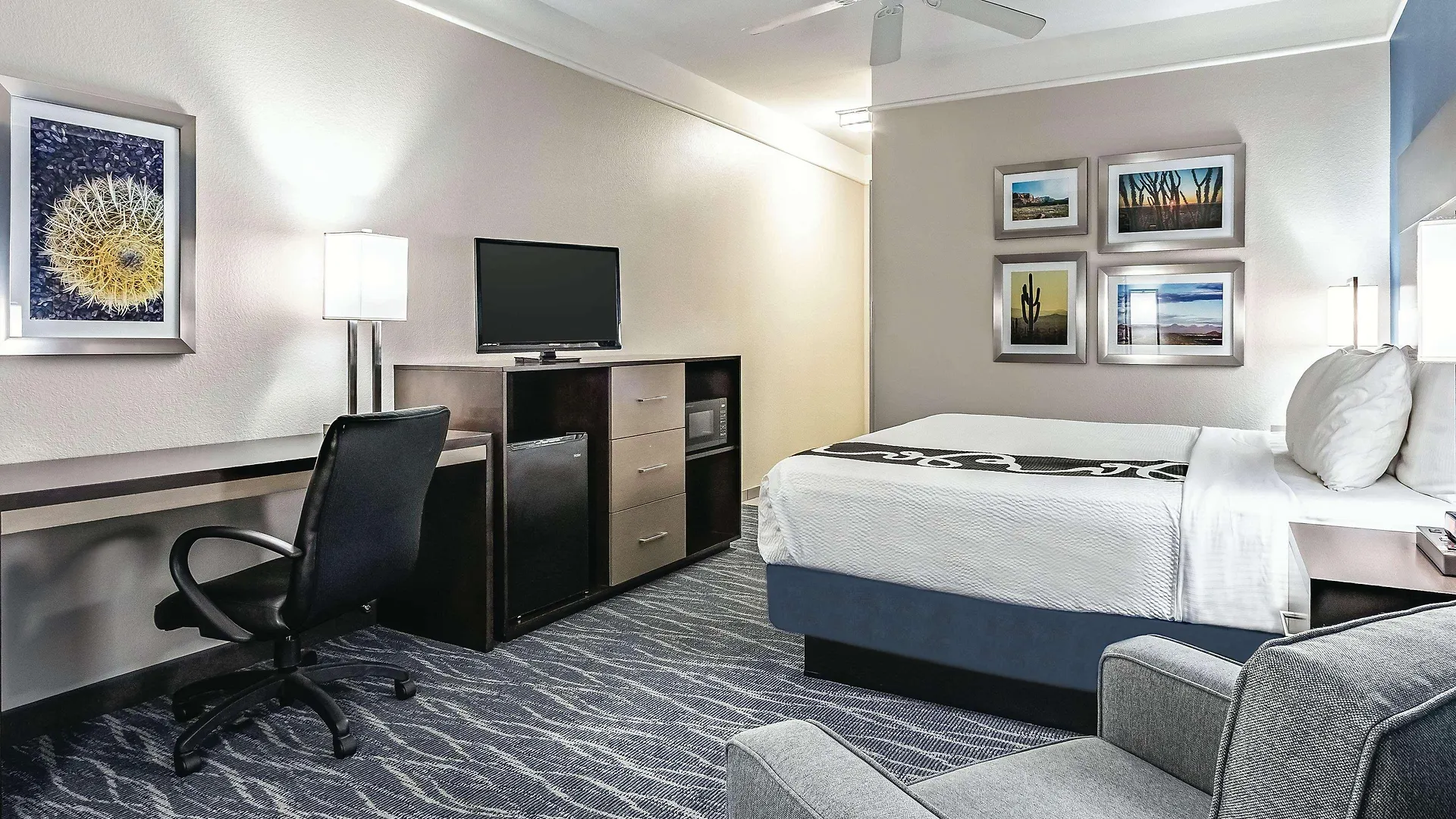 La Quinta By Wyndham Phoenix I-10 West Hotel