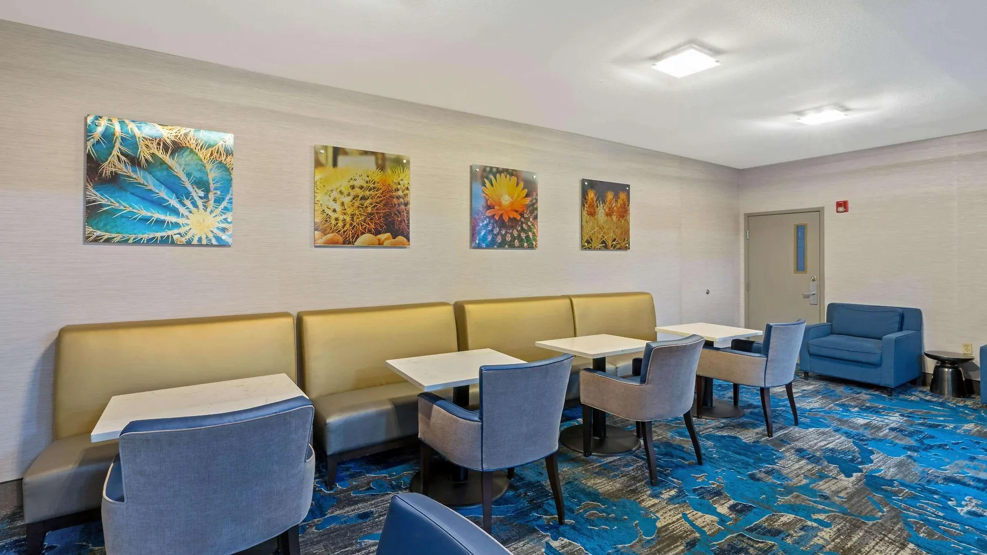 La Quinta By Wyndham Phoenix I-10 West Hotel