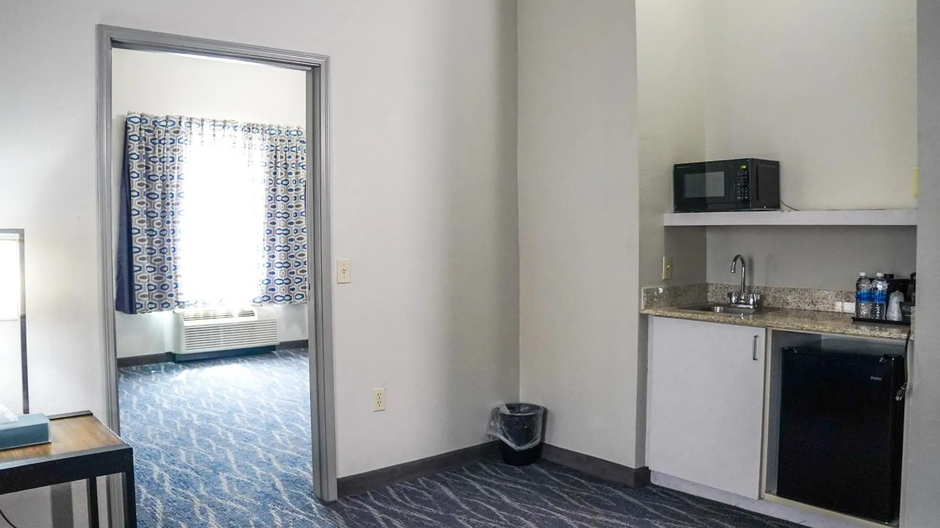 La Quinta By Wyndham Phoenix I-10 West 3*,
