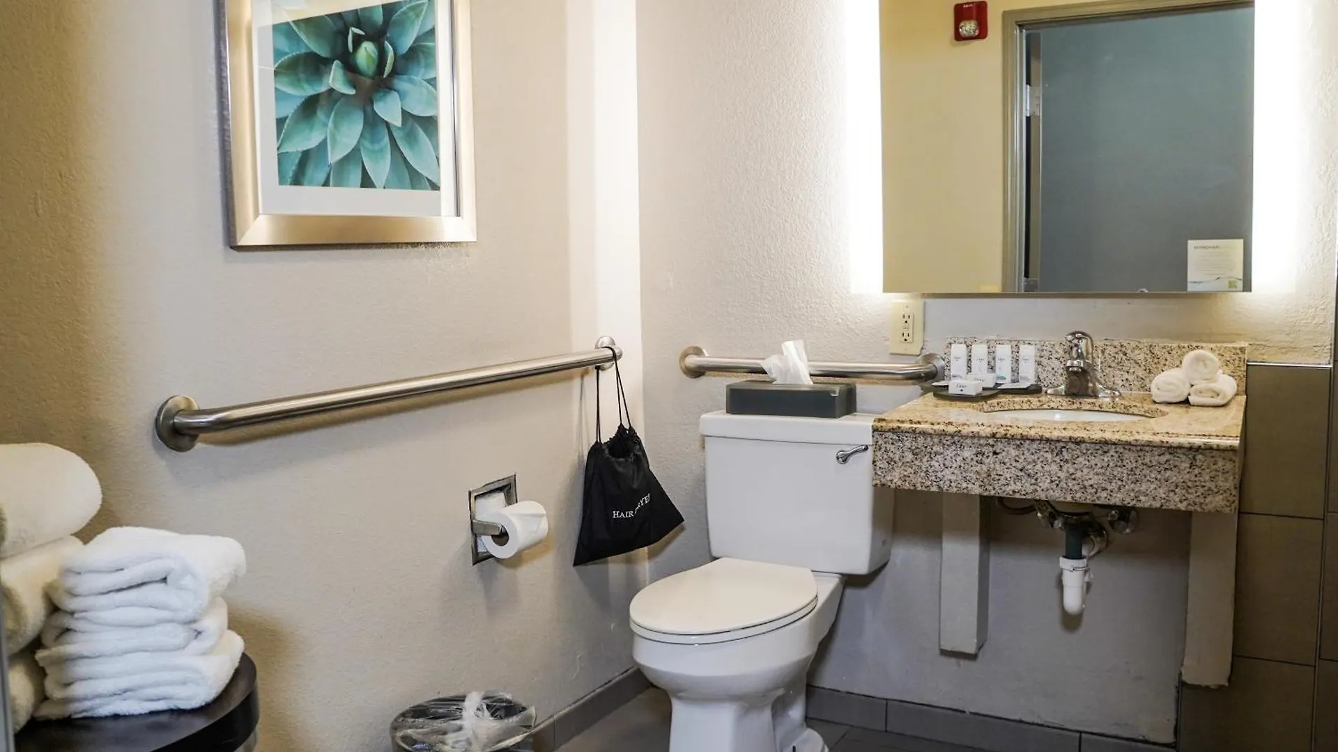 *** Hotel La Quinta By Wyndham Phoenix I-10 West United States