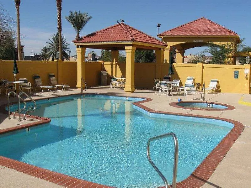 La Quinta By Wyndham Phoenix I-10 West 3*,